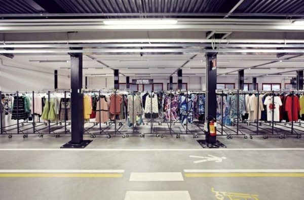Yoox : The Ultimate Destination for Designer Fashion