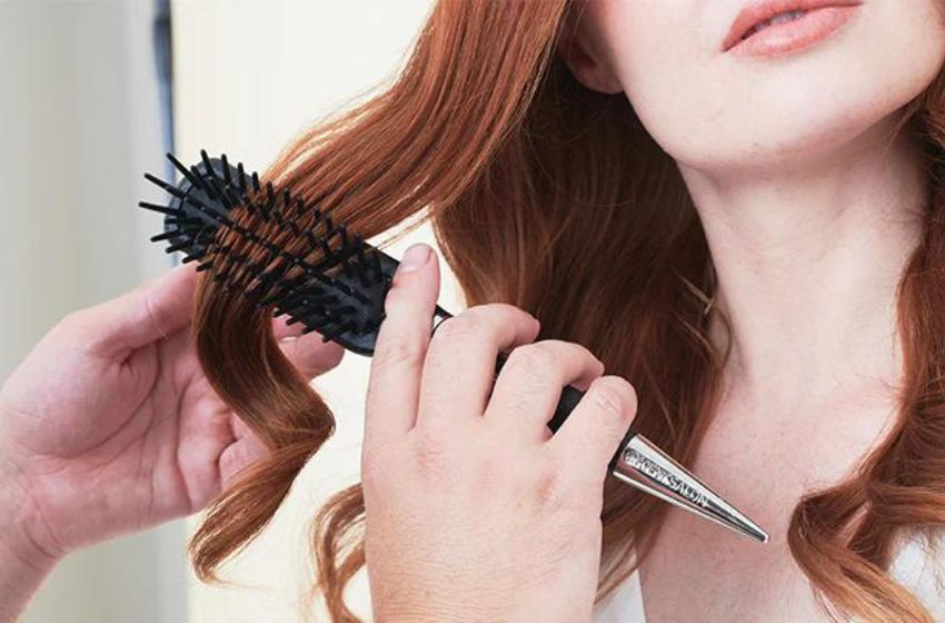 The Ultimate Guide to Choosing the Right Comb for Your Curly Hair