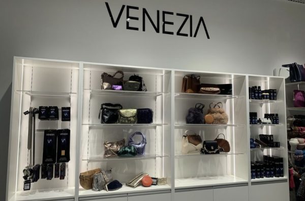 Step Up Your Style with Venezia’s Unique Selection of Shoes and Accessories
