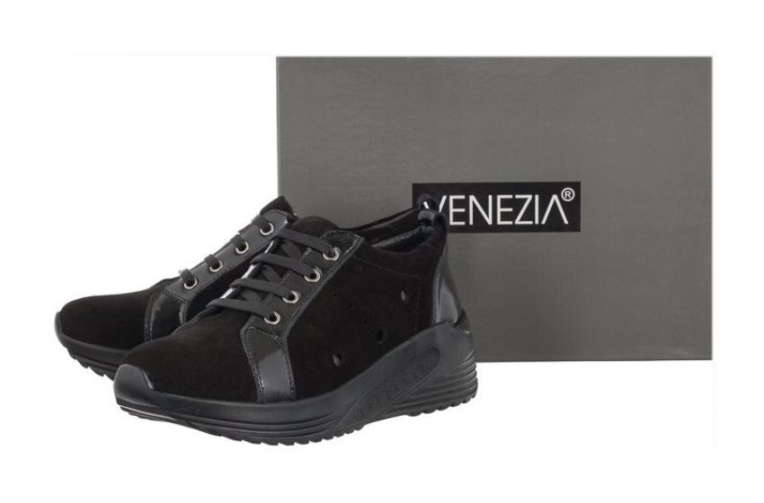 The Perfect Balance of Fashion and Function | Explore Venezia Online Store’s Cushioned Insole Footwear Lineup