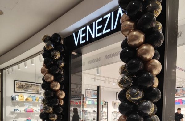 Step Up Your Shoe Game with Venezia Online Store’s Trendy Footwear Collection
