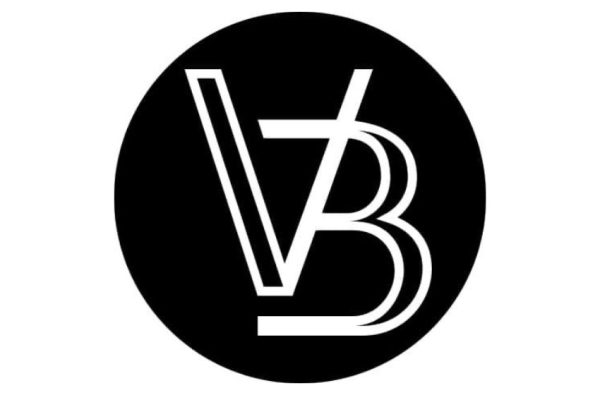 Versatility Meets Style | Exploring the Interchangeable Dickeys of Veronica Beard